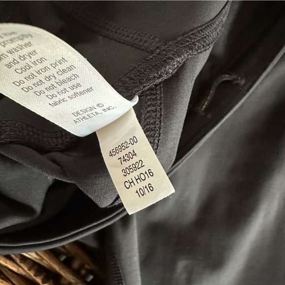 Athleta asym Mesh Sonar Tight size small - Picture 10 of 13